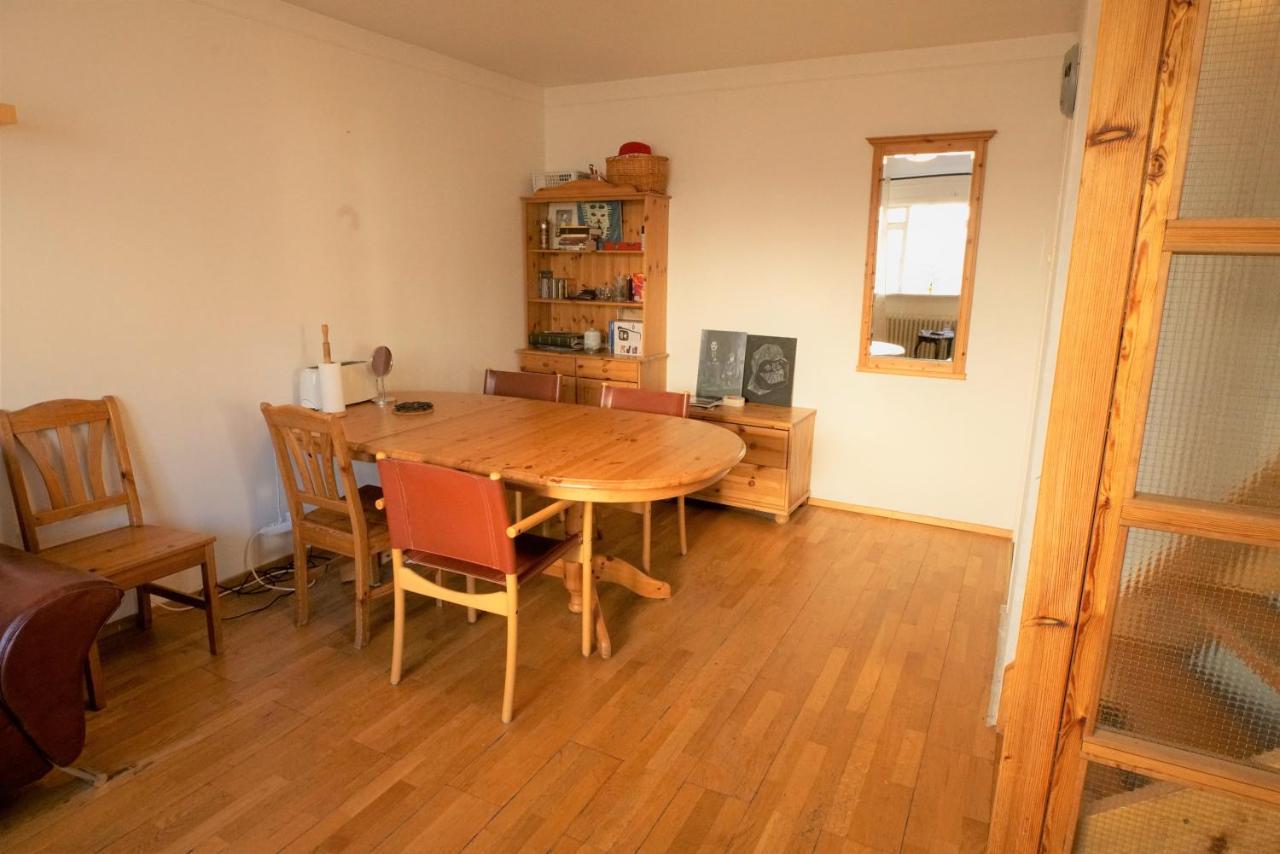 Cozy On The Strip Apartment Reykjavik Exterior photo